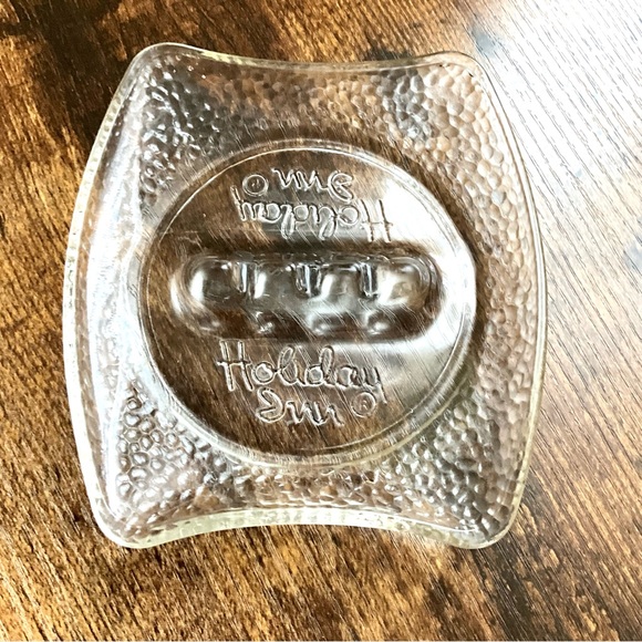 Holiday Inn Vintage 1970s Textured Glass Collectible Ashtray/Dish - Picture 3 of 5
